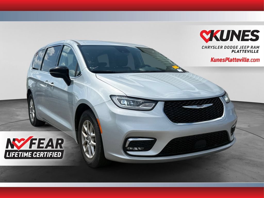 Used 2024 Chrysler Pacifica Touring-L