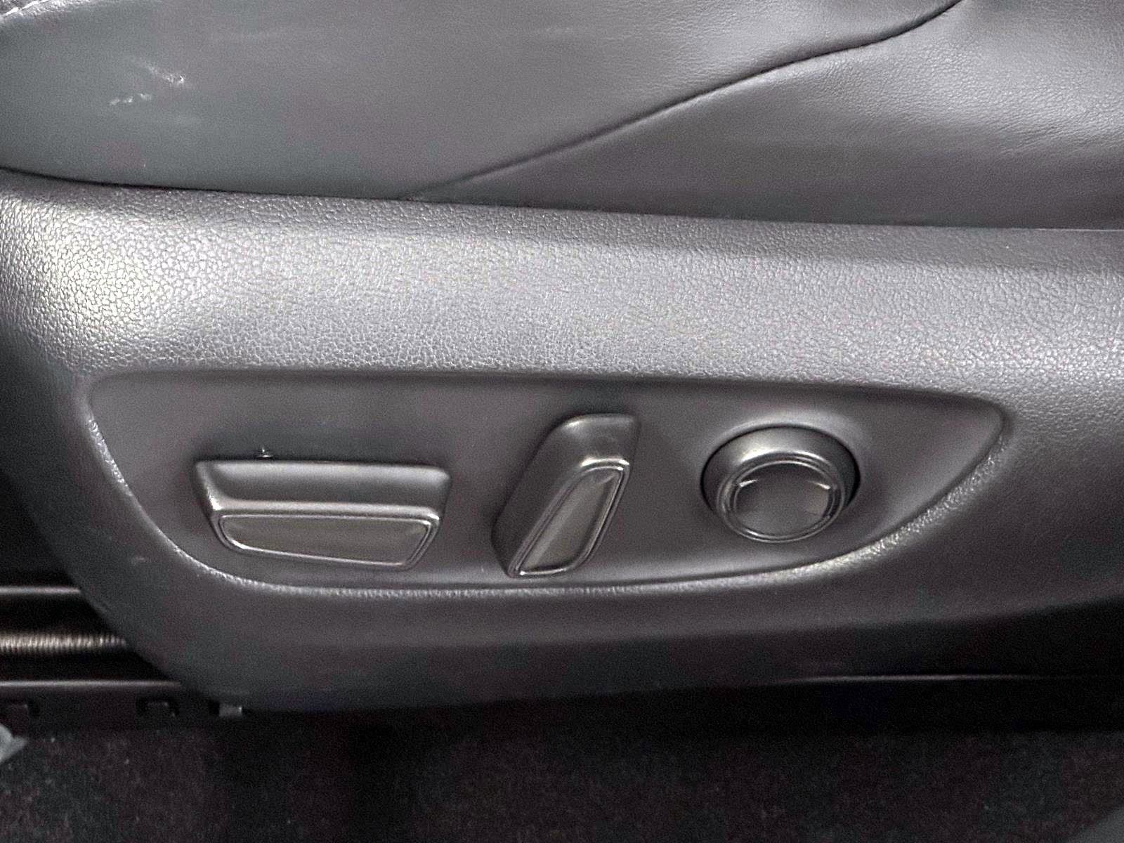 2023 Toyota Venza XLE