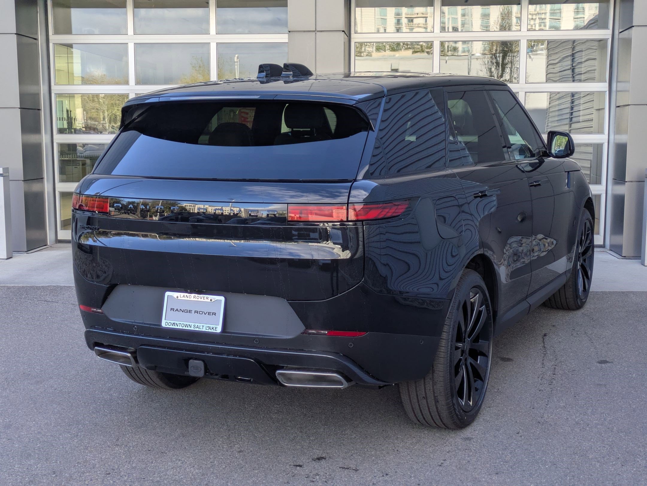 2026 Land Rover Range Rover Sport SE