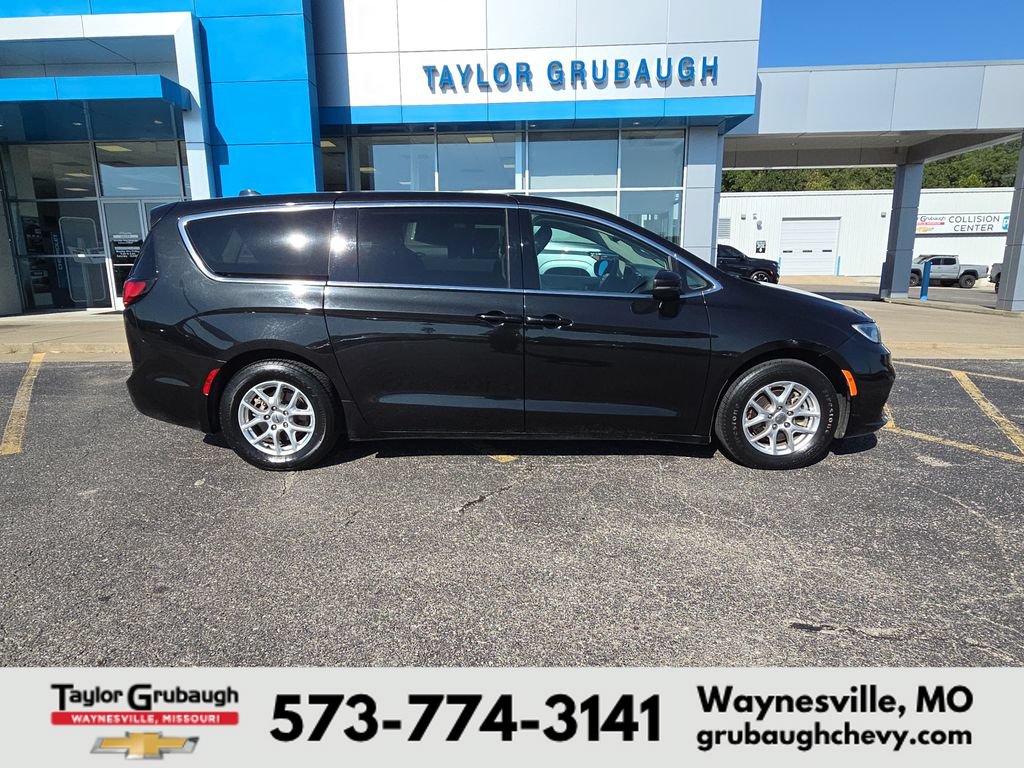 Used 2023 Chrysler Pacifica Touring-L