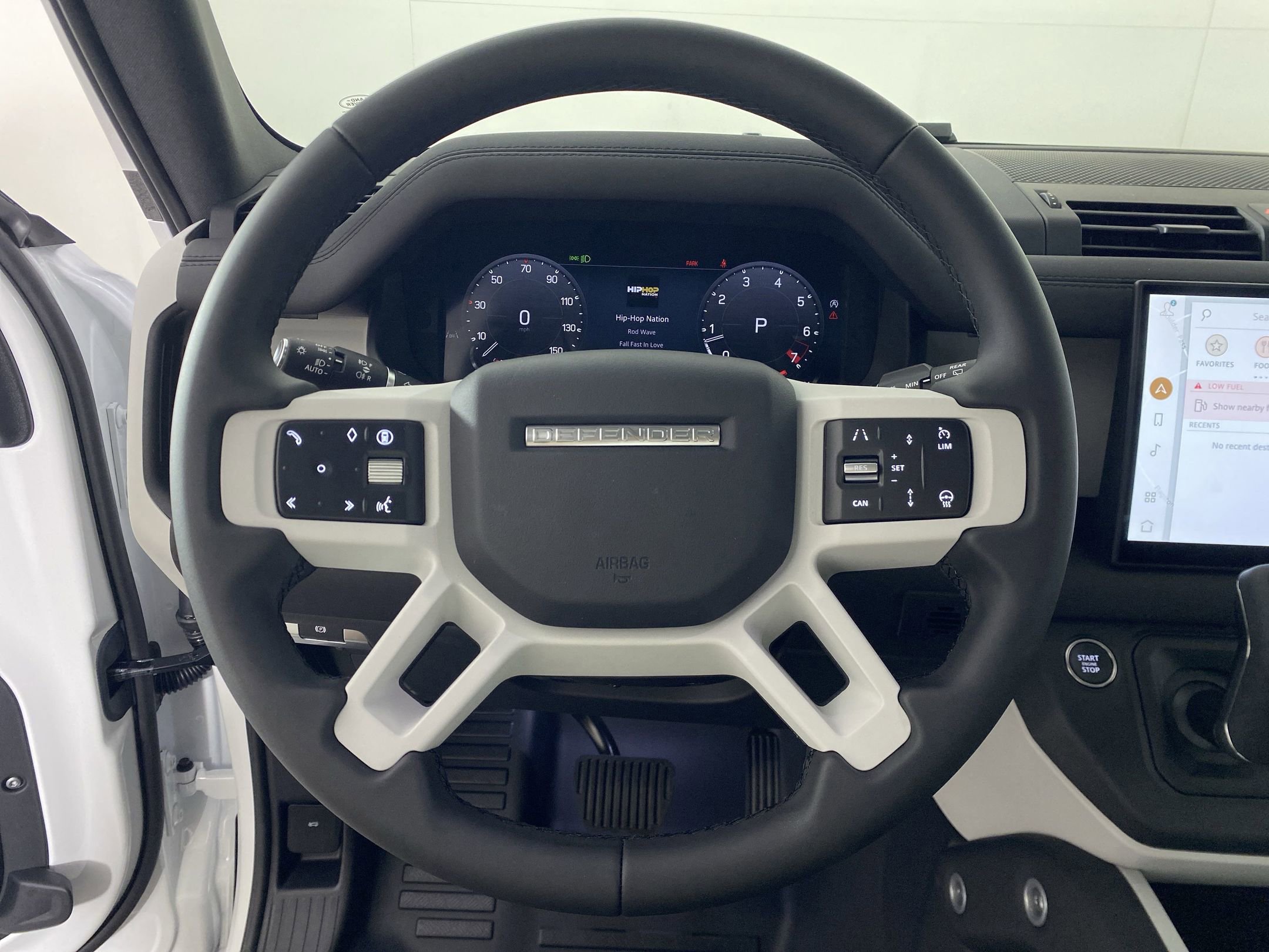 2025 Land Rover Defender 110 S