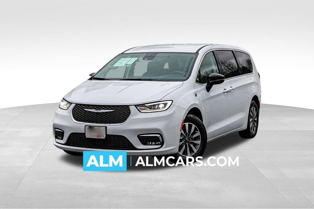 2024 Chrysler Pacifica Select