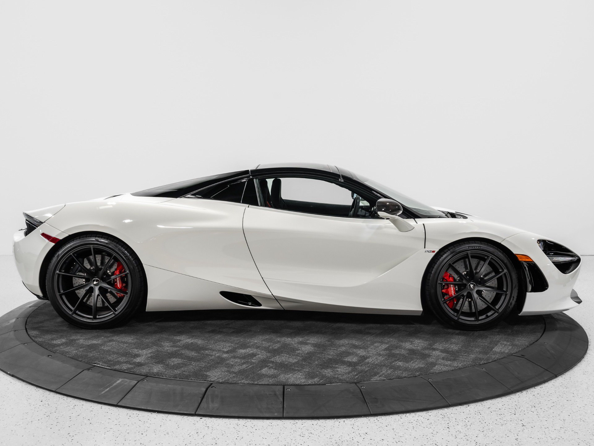Used 2021 McLaren 720S Performance photo 25