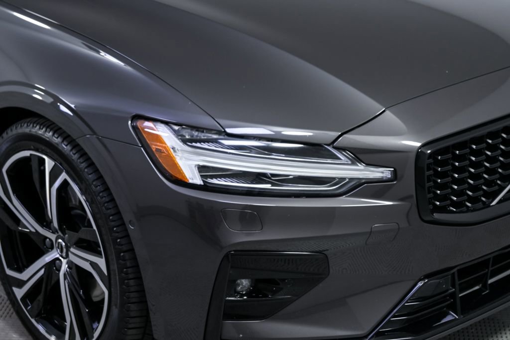 2025 Volvo S60 B5 Plus