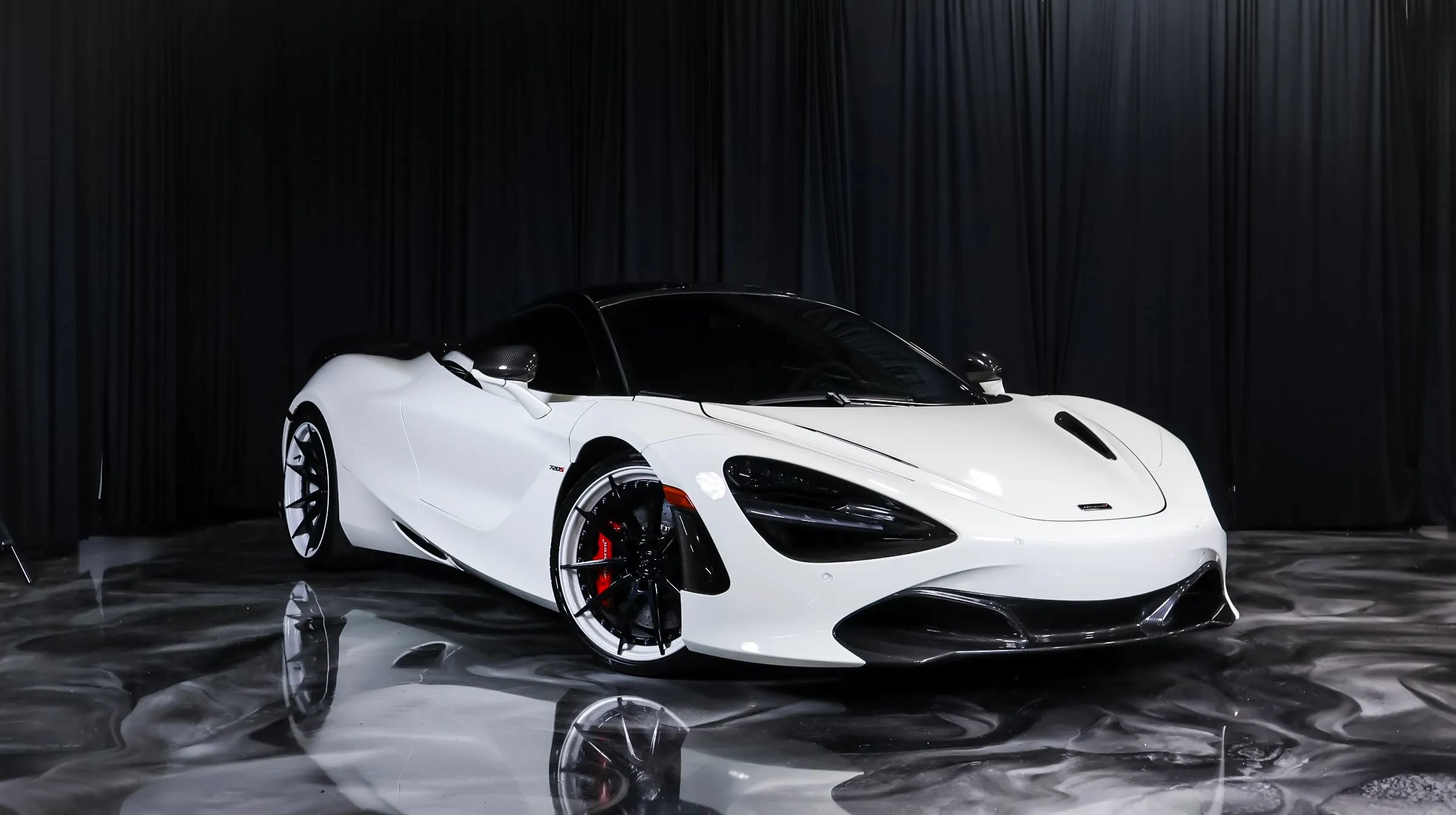 Used 2018 McLaren 720S Performance photo 21