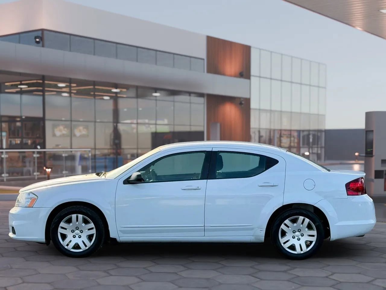2012 Dodge Avenger SE