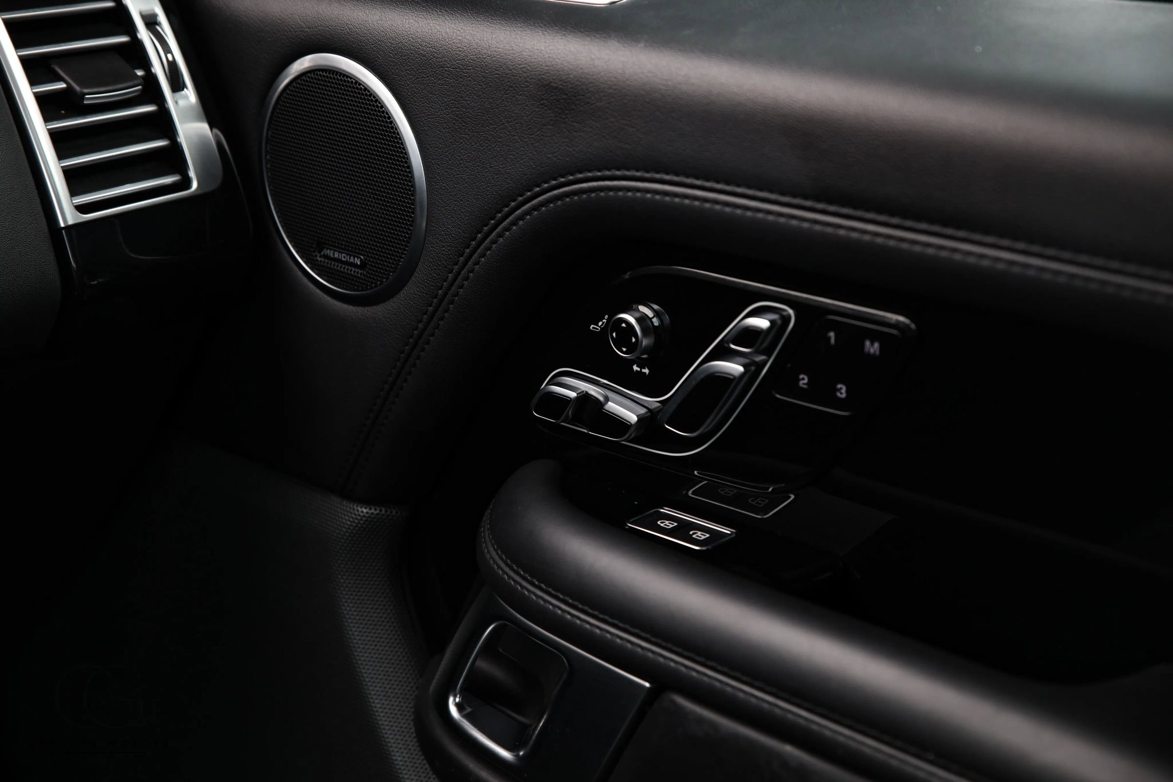 2022 Land Rover Range Rover P525 Westminster Edition