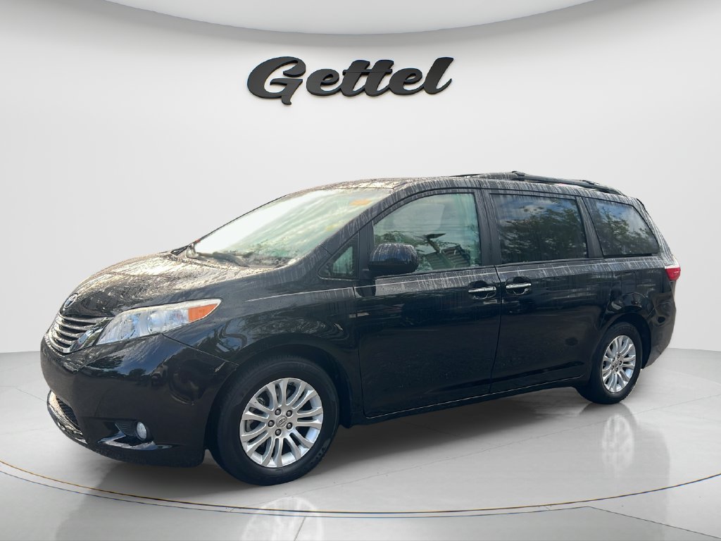 Used 2016 Toyota Sienna XLE w/ XLE Navigation Package