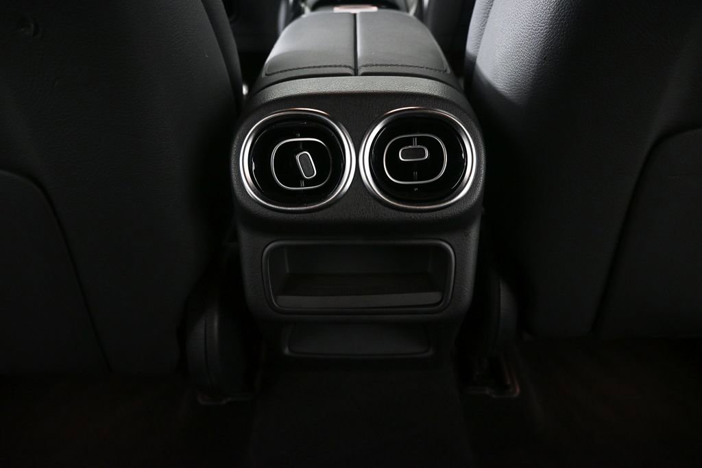 2024 Mercedes-Benz GLC 300