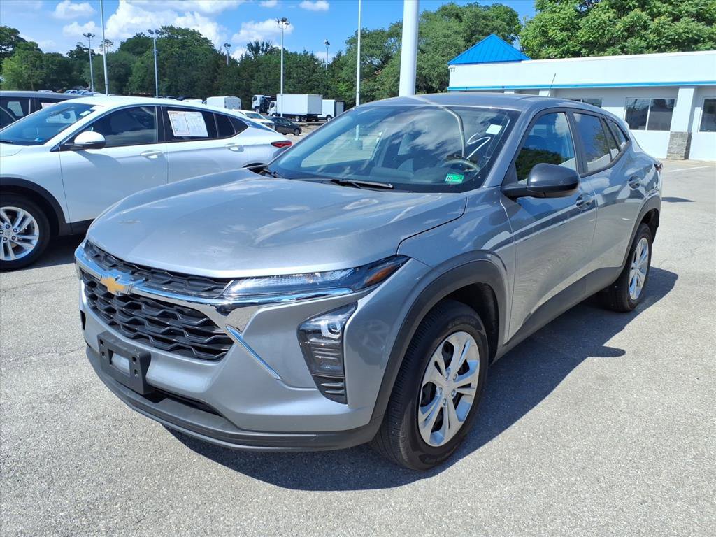 Used 2026 Chevrolet Trax LS w/ Driver Confidence Package