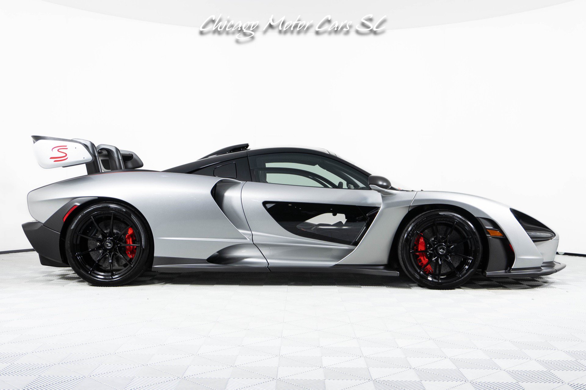 Used 2019 McLaren Senna photo 13