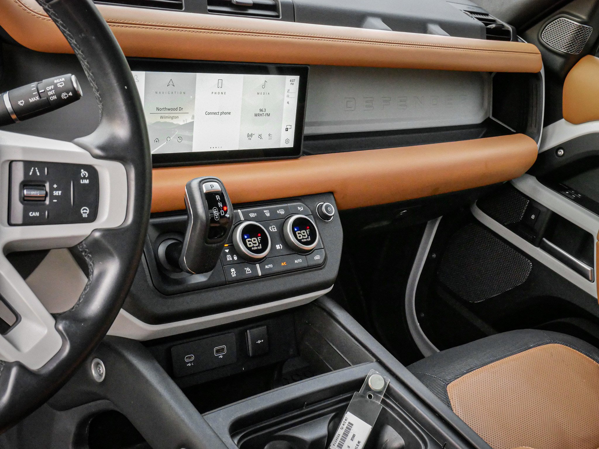 2023 Land Rover Defender 90 X-Dynamic SE