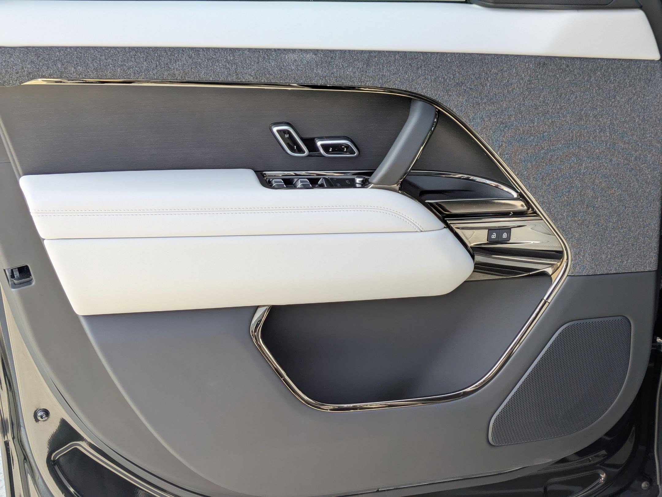 2025 Land Rover Range Rover Sport S