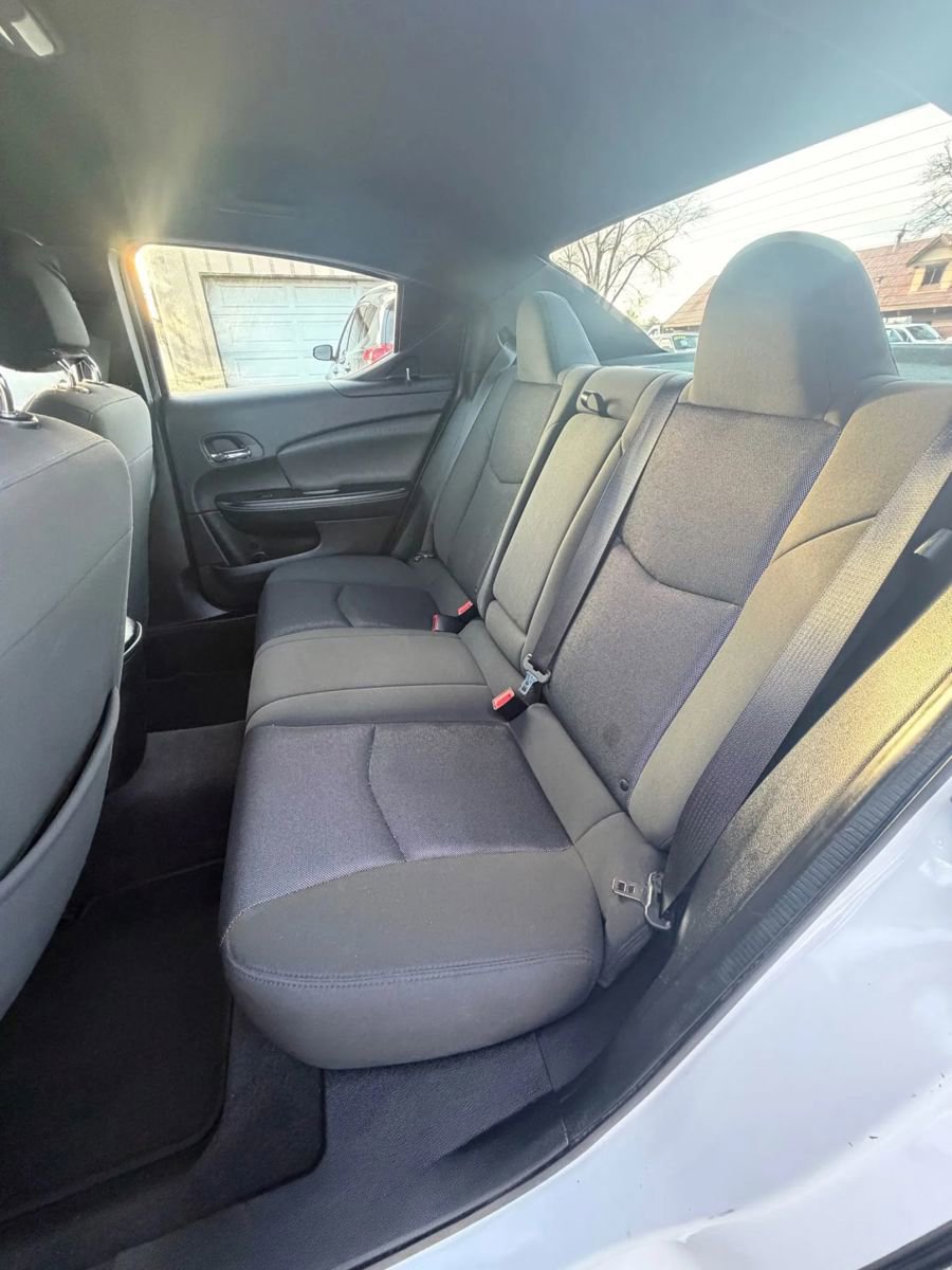 2012 Dodge Avenger SE