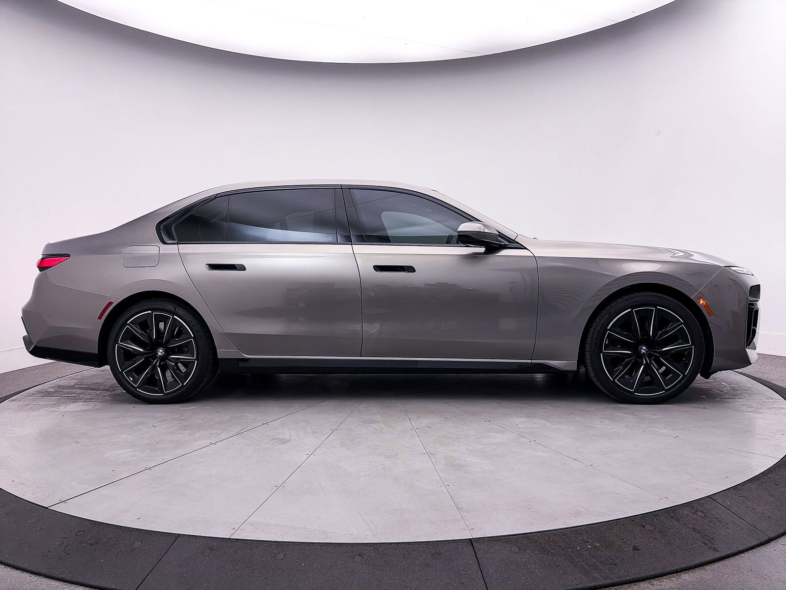 2024 BMW 760i xDrive