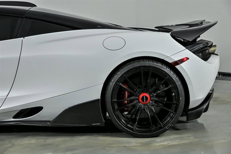 Used 2018 McLaren 720S Performance photo 11