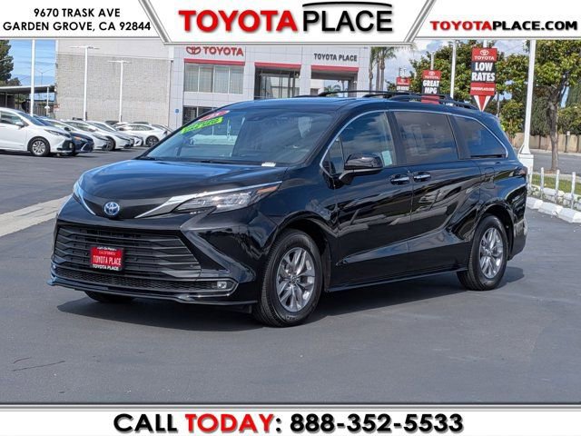 Used 2025 Toyota Sienna XLE