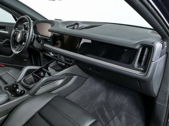 2024 Porsche Cayenne Coupe