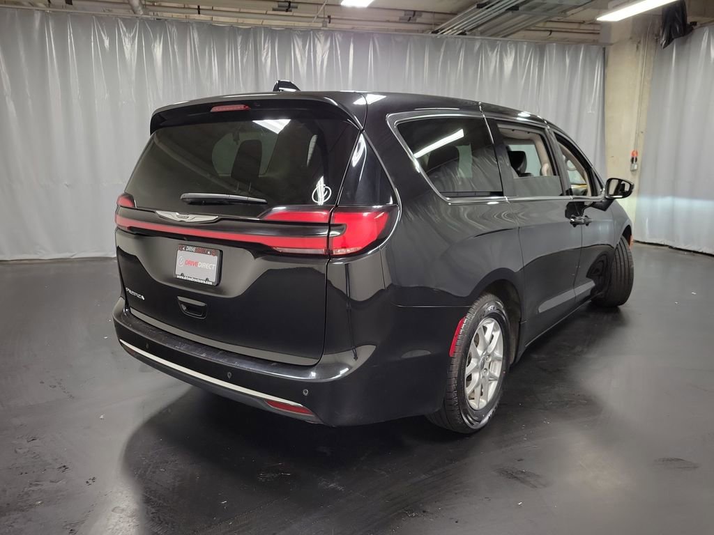2023 Chrysler Pacifica Touring-L