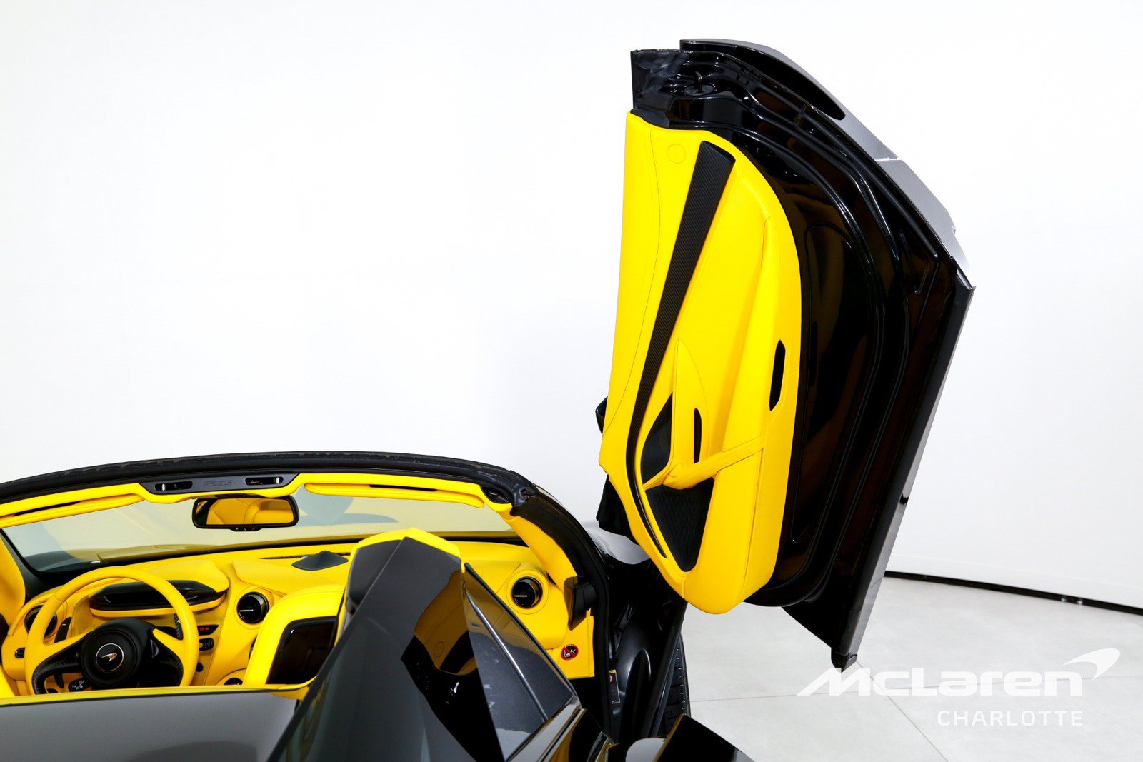 Used 2022 McLaren 720S Spider photo 19