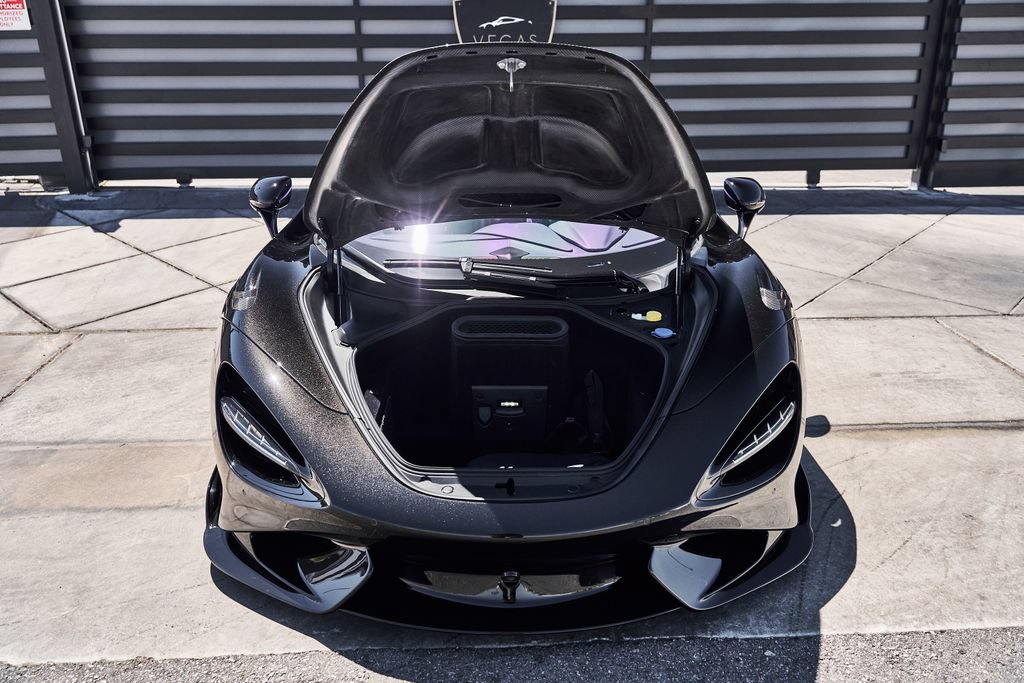 Used 2022 McLaren 765LT photo 21
