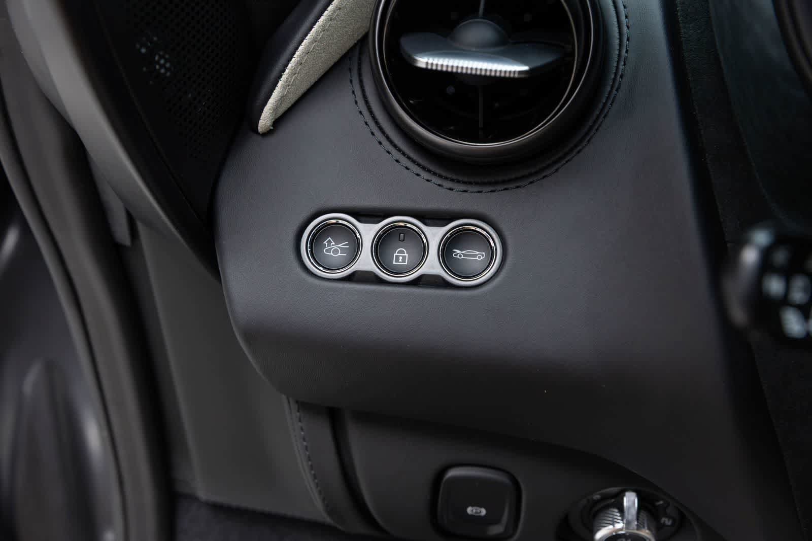 Used 2026 McLaren 750S Spider photo 28