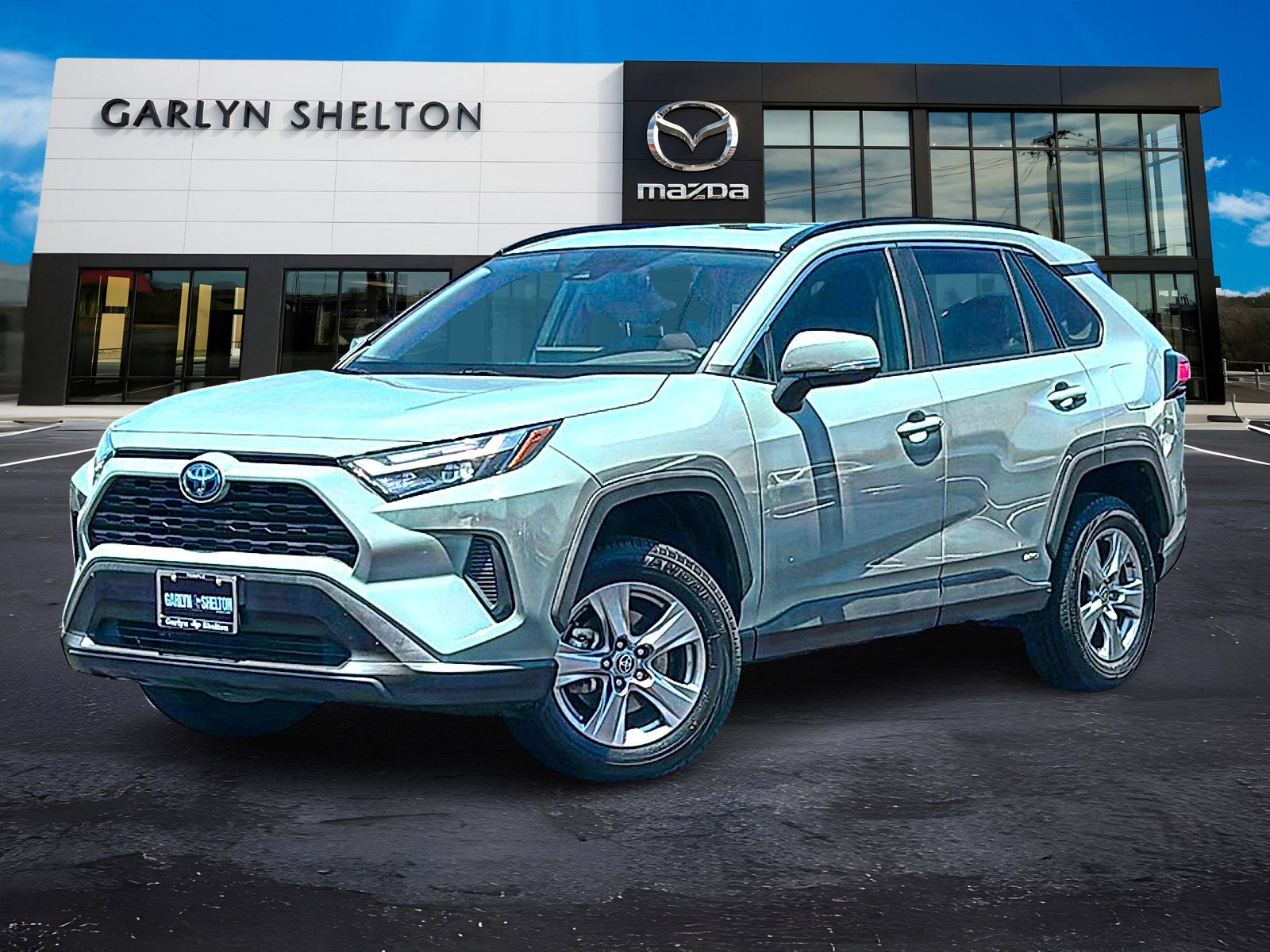 Used 2022 Toyota RAV4 XLE w/ Convenience Package