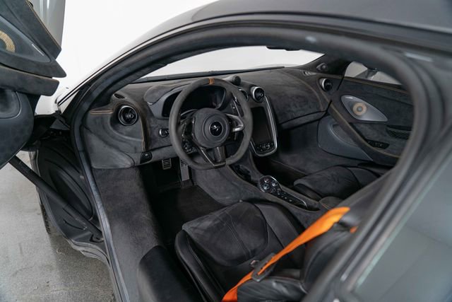 Used 2019 McLaren 600LT photo 16