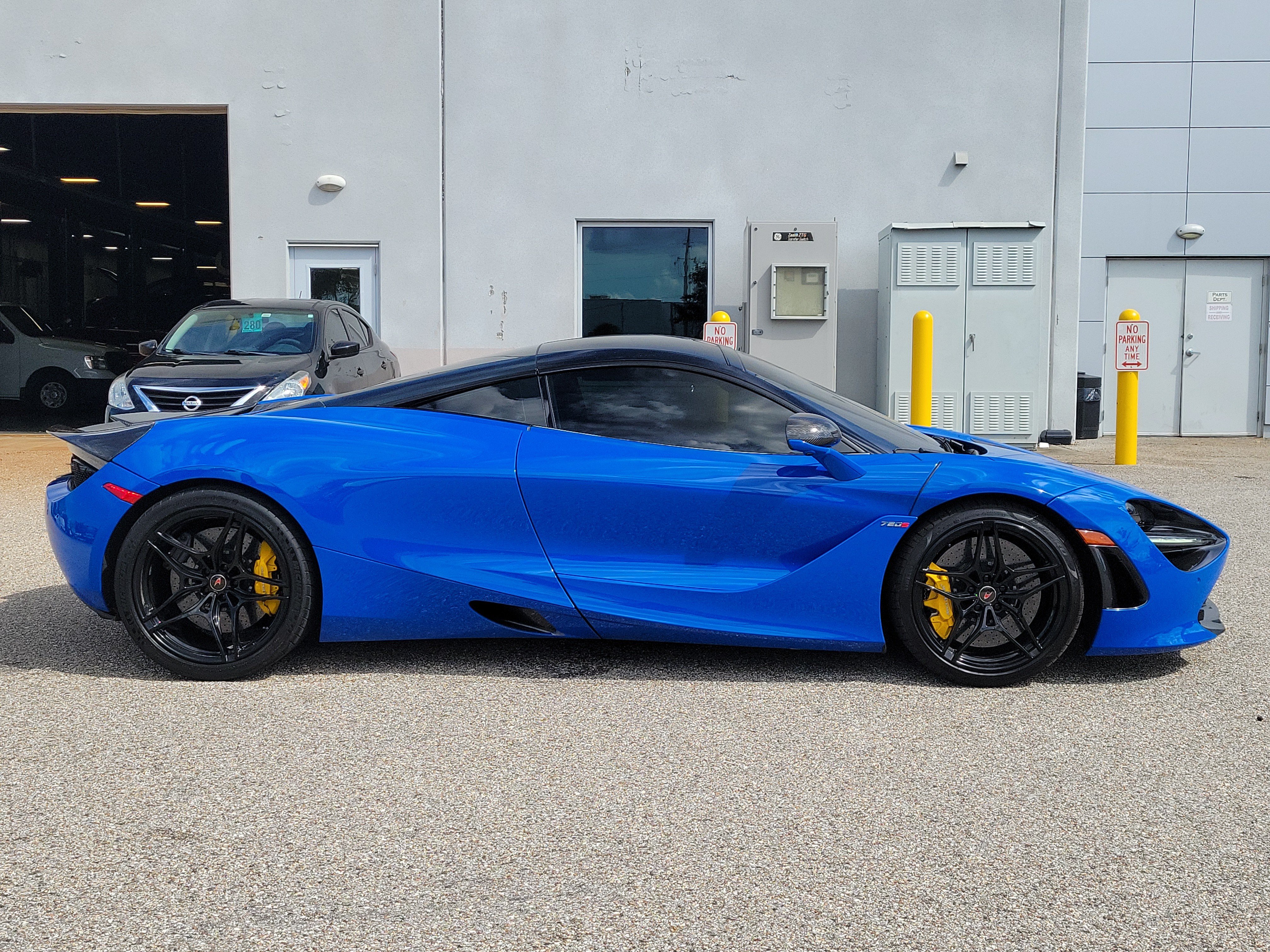 Used 2018 McLaren 720S Luxury photo 7