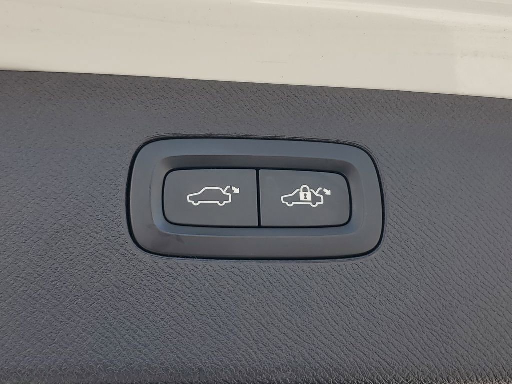 2020 Volvo Xc90 T6 Momentum