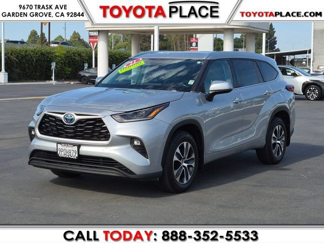 Used 2021 Toyota Highlander XLE