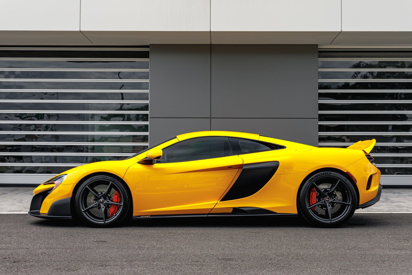 Used 2016 McLaren 675LT Coupe photo 12