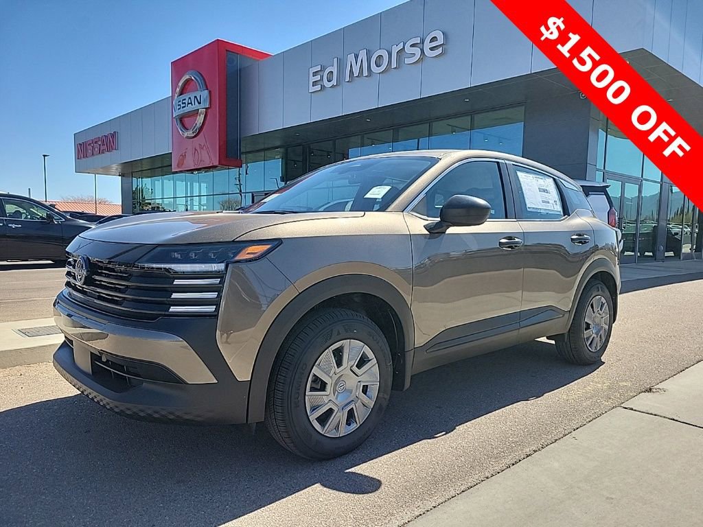 New 2025 Nissan Kicks S