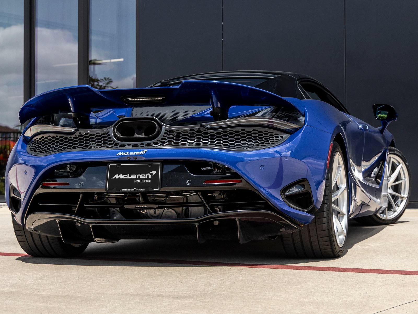 Used 2024 McLaren 750S Spider photo 9