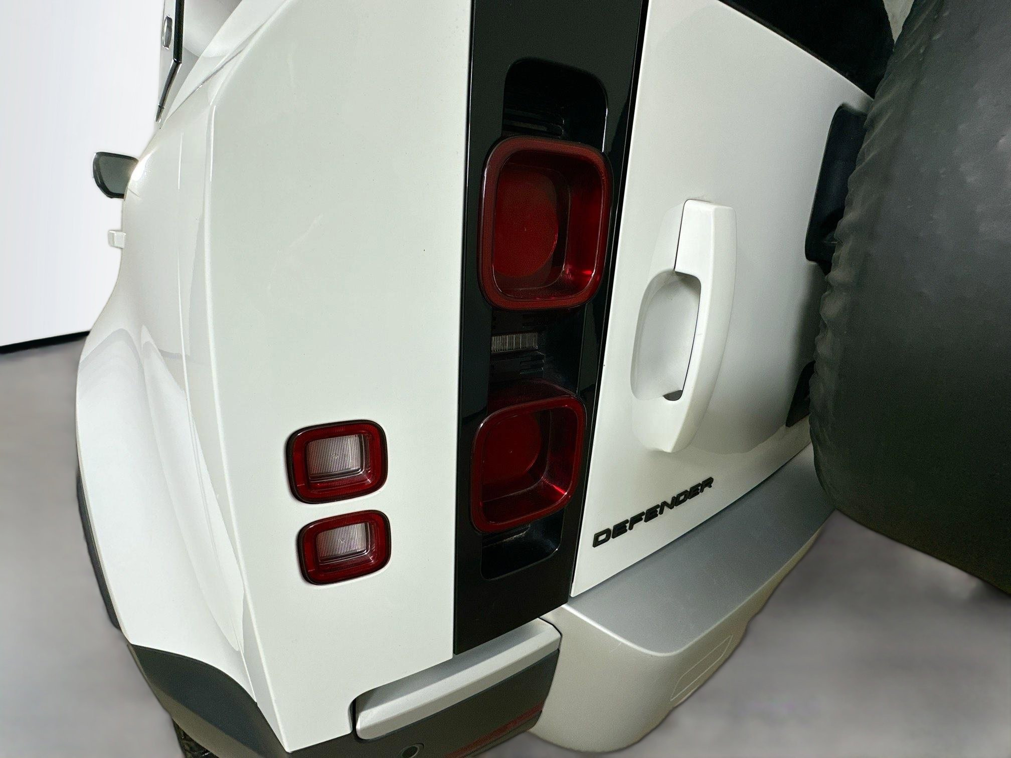 2024 Land Rover Defender 110 S