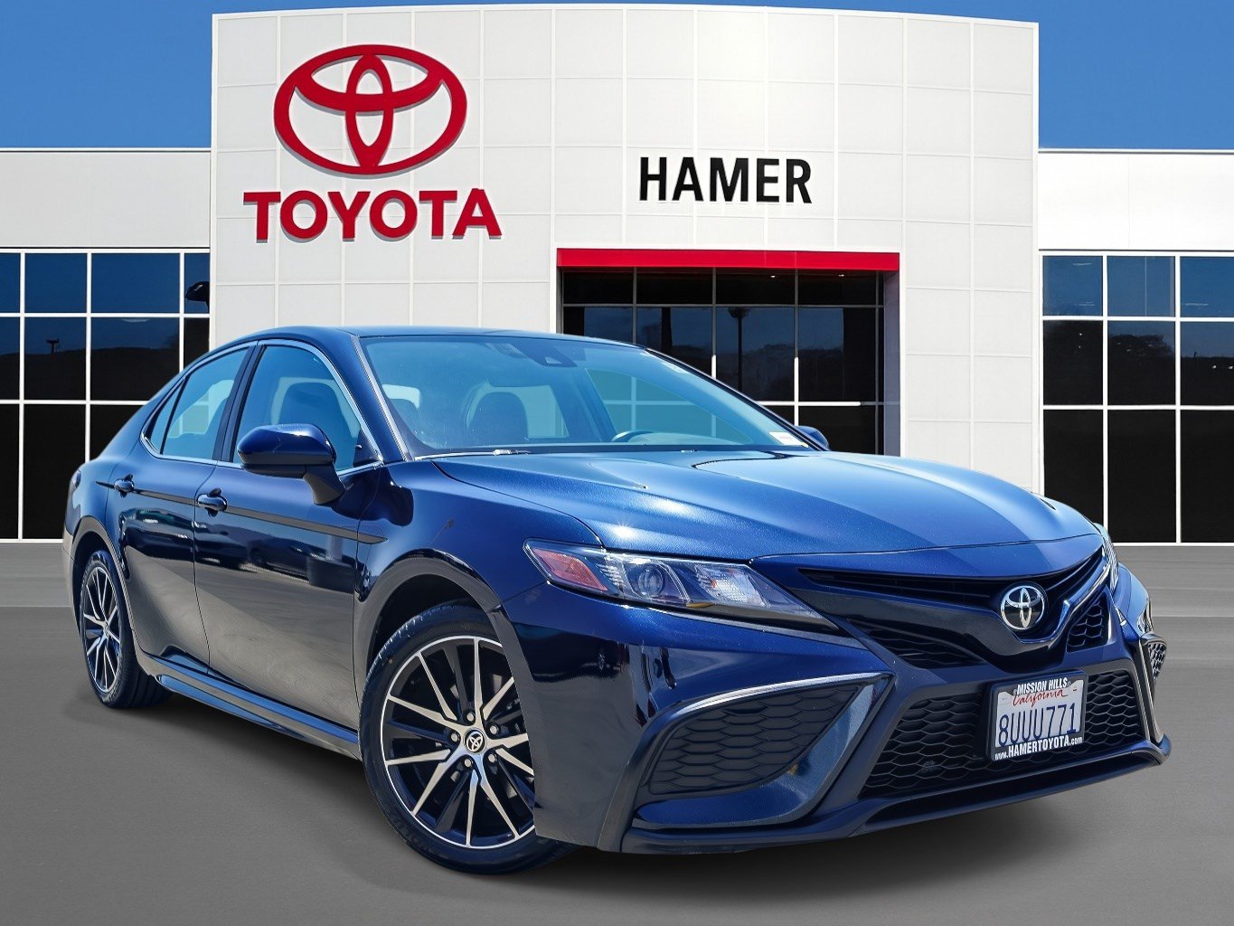 Used 2021 Toyota Camry SE w/ Carpet Mat Package (TMS)