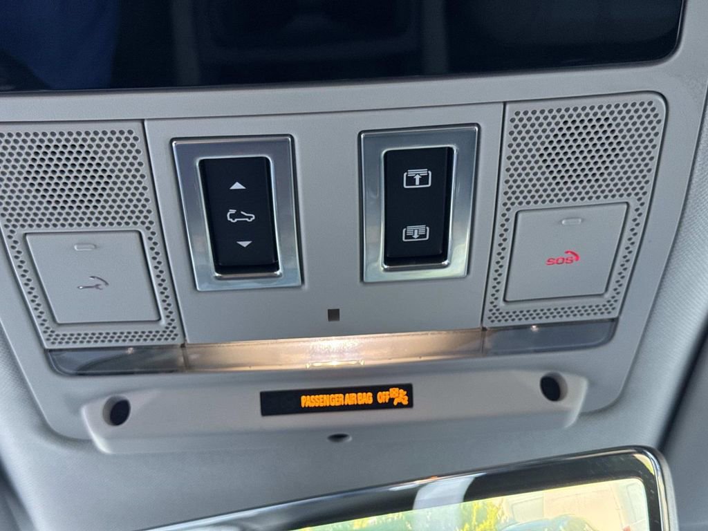 2024 Land Rover Defender 110 S