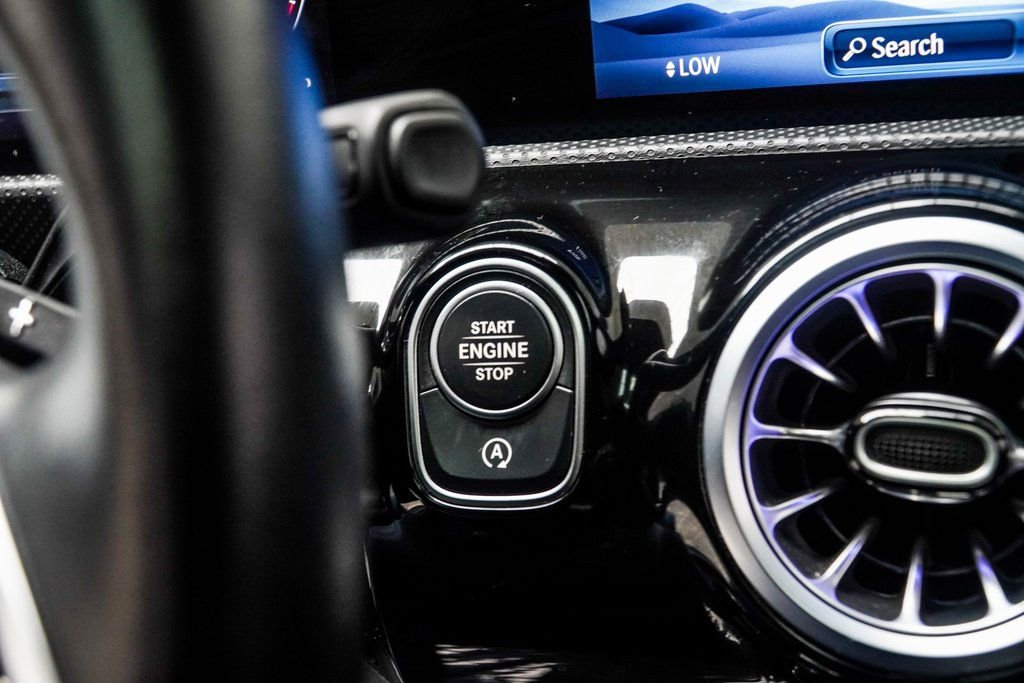 2025 Mercedes-Benz CLA 250