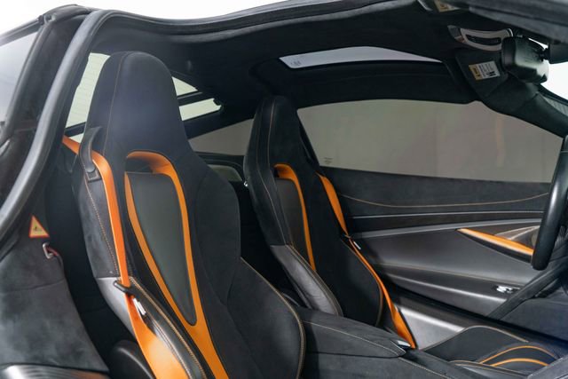 Used 2018 McLaren 720S Performance photo 25
