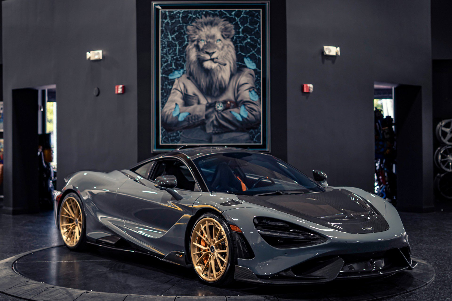 Used 2021 McLaren 765LT photo 21