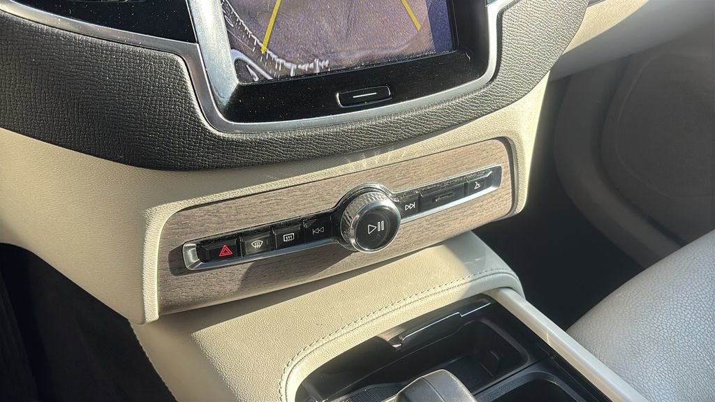 2023 Volvo Xc90 B5 Plus