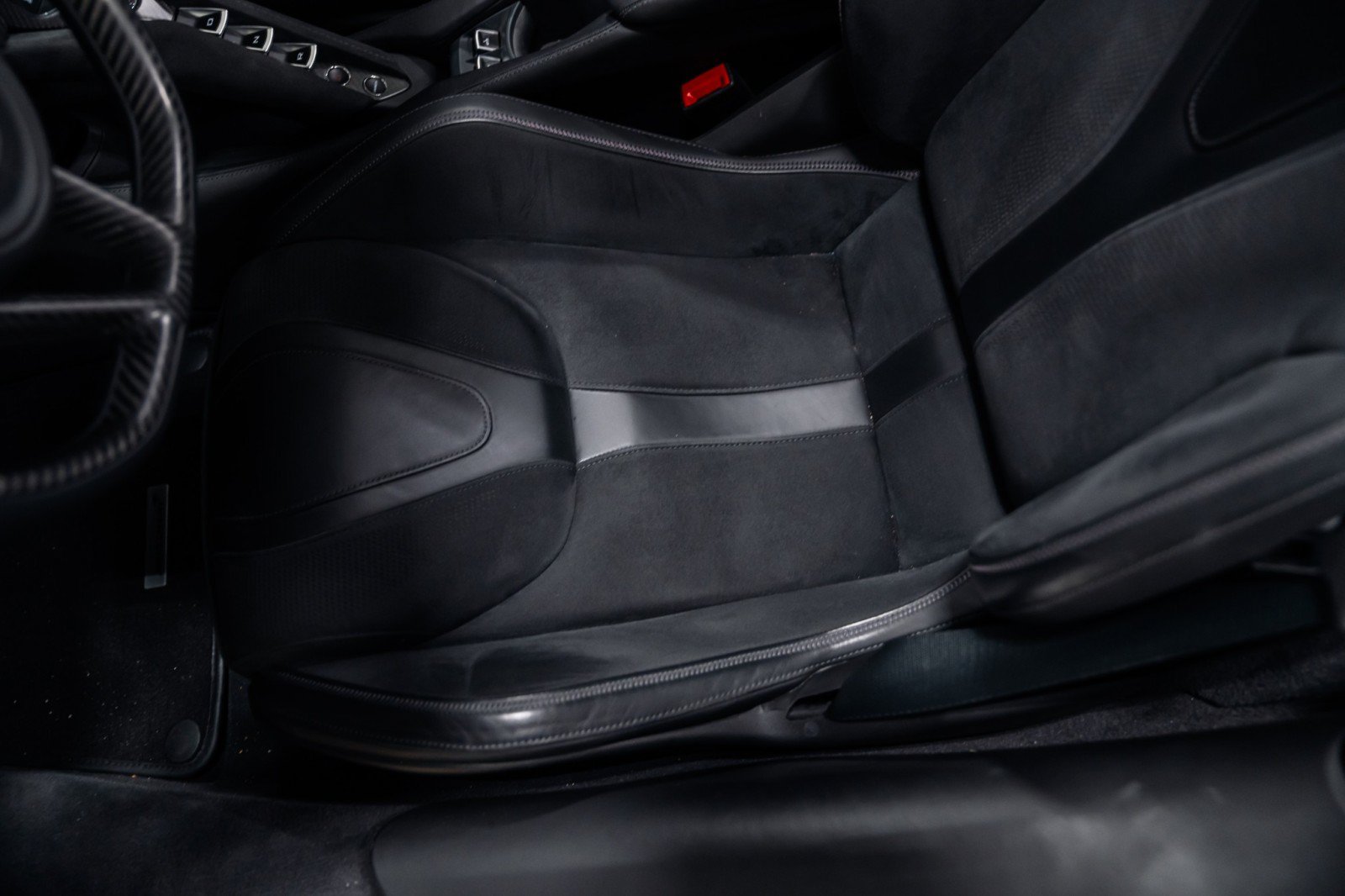 Used 2019 McLaren 720S Performance photo 17