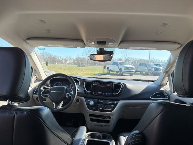 2023 Chrysler Pacifica Touring-L