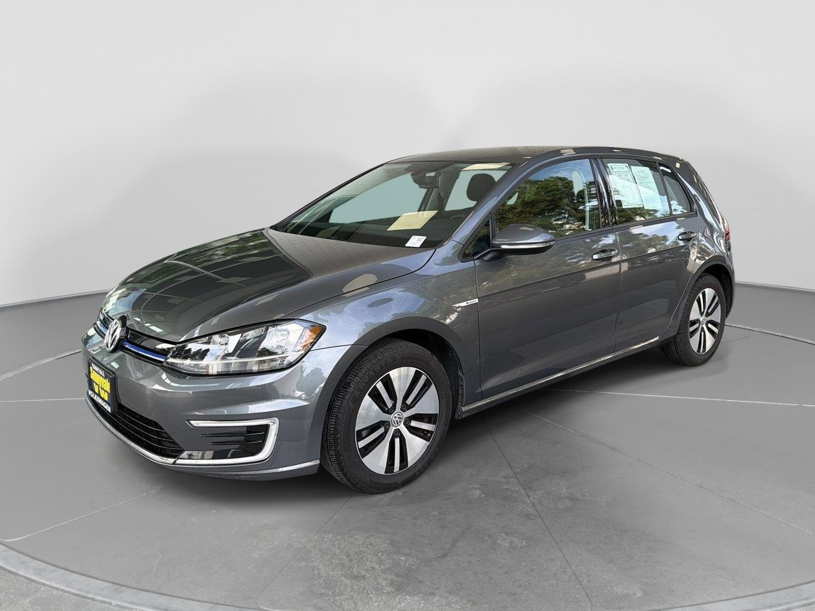 Used 2019 Volkswagen e-Golf SE w/ Driver Assistance Package