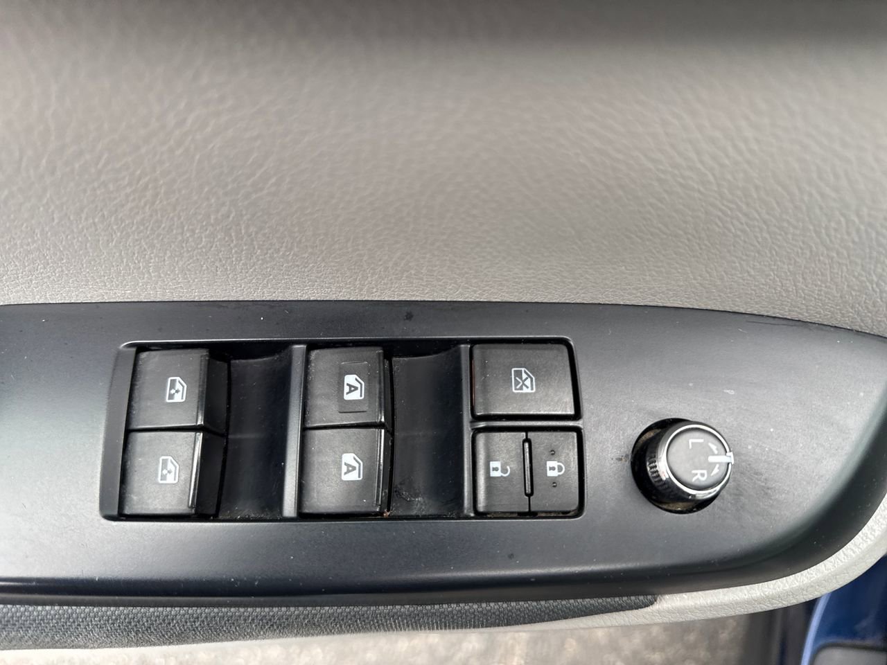 2015 Toyota Highlander LE