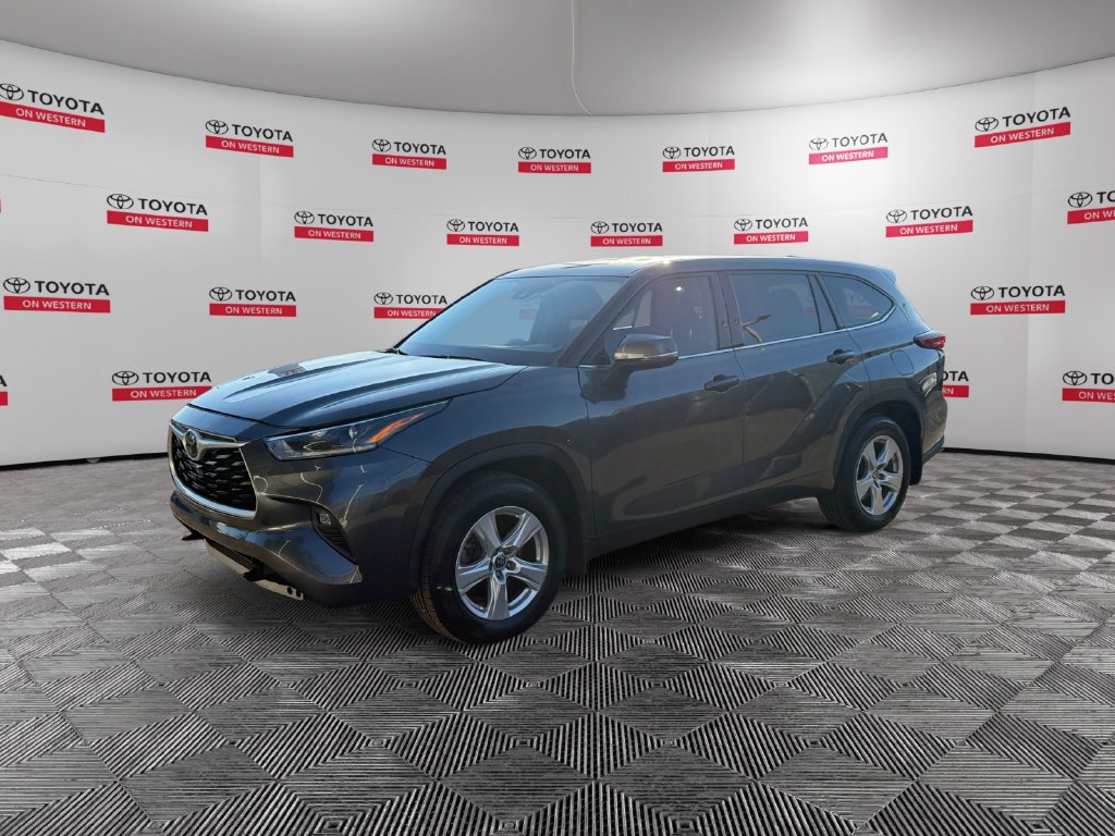 Used 2021 Toyota Highlander LE