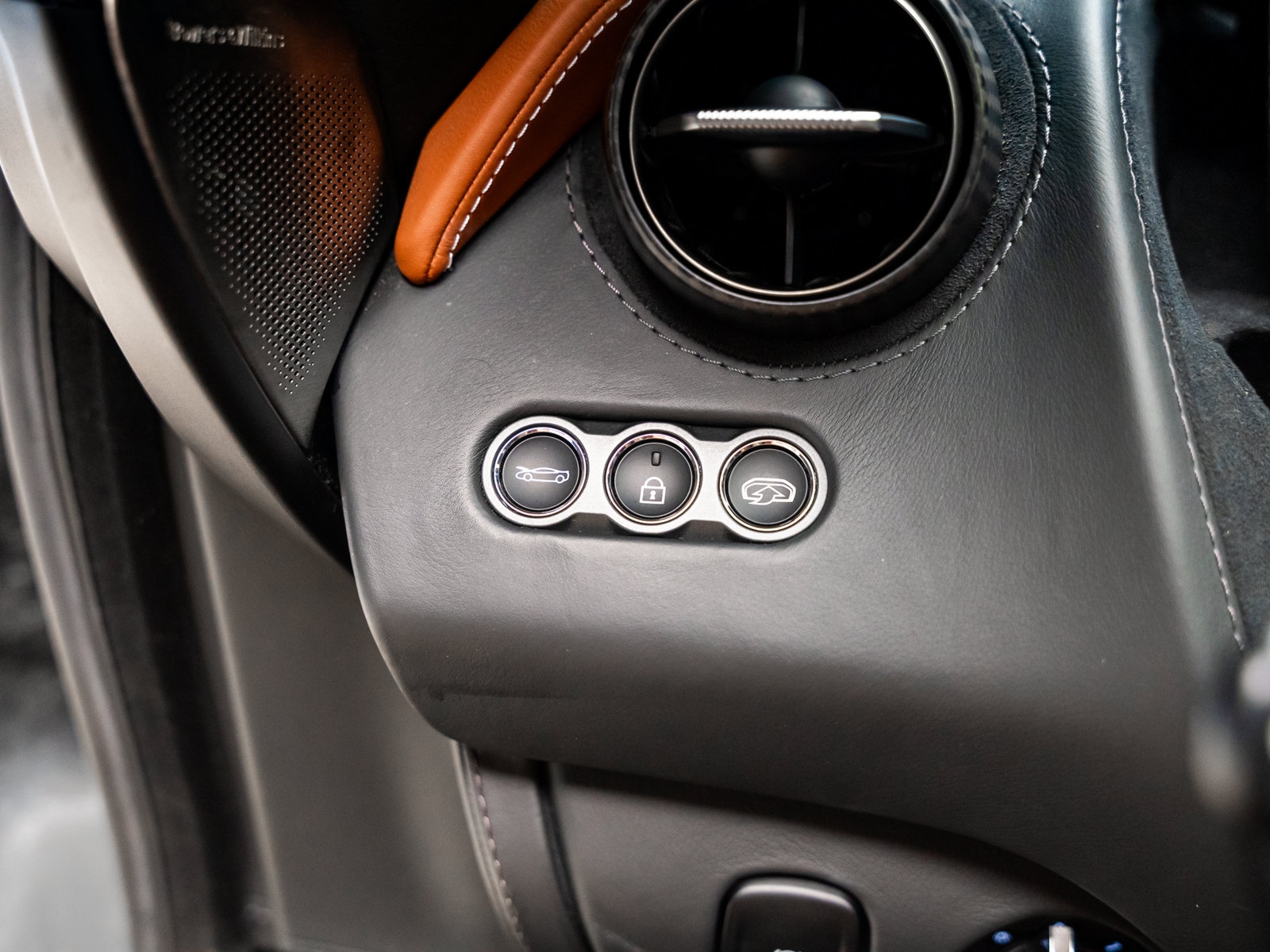 Used 2018 McLaren 720S Luxury photo 51