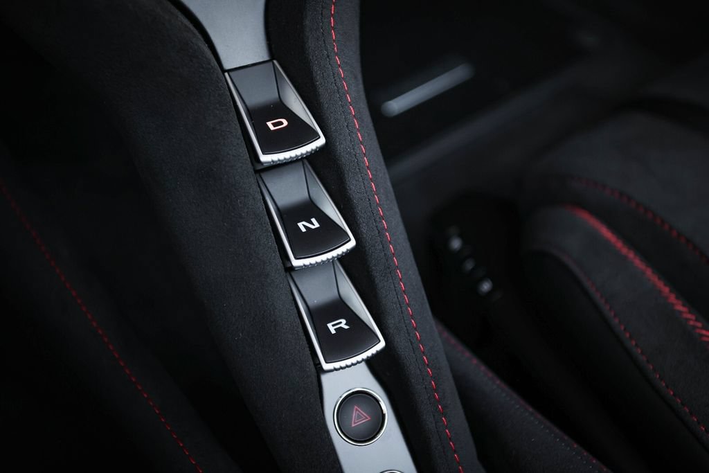 Used 2027 McLaren 750S Spider photo 32