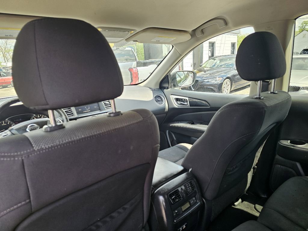 2020 Nissan Pathfinder SV