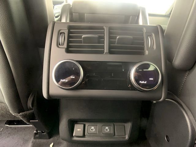 2025 Land Rover Discovery Dynamic SE